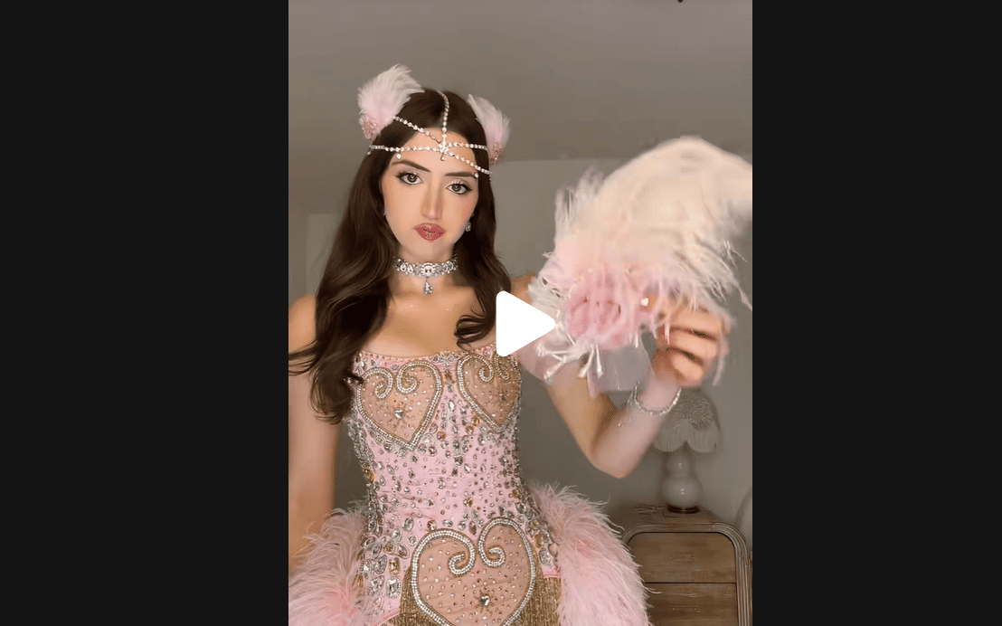 Satine Showgirl Halloween Costume 2026: Sophie Silva’s Moulin Rouge-Inspired Look